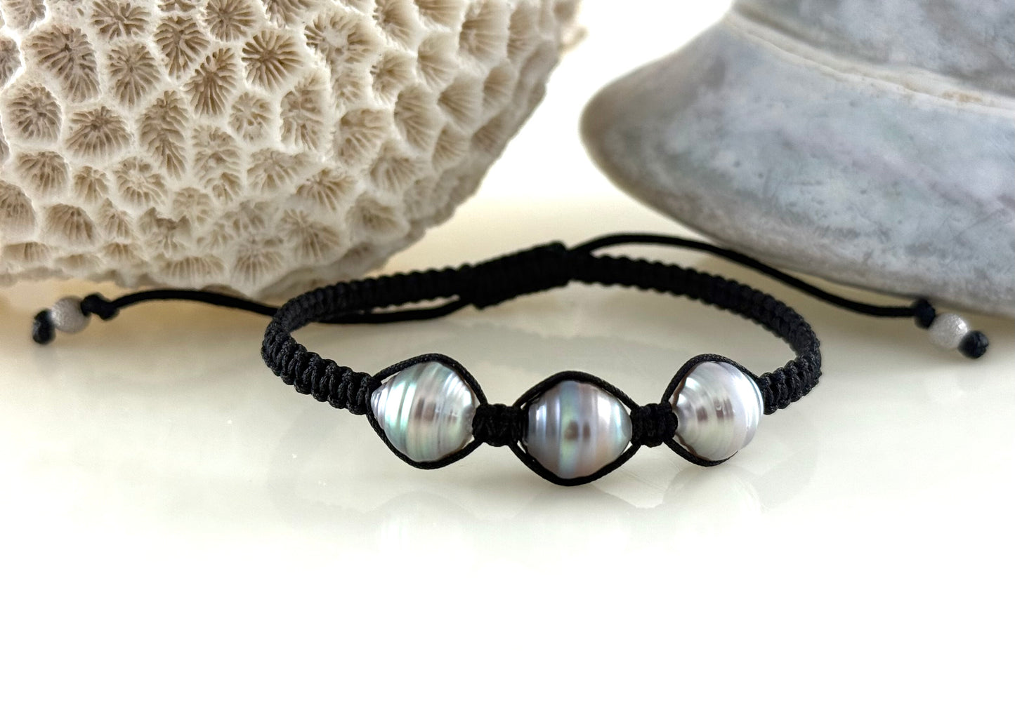 Fiji Pastel Green, Blue, Silver-Blue Circle 9mm Three Pearl Bracelet