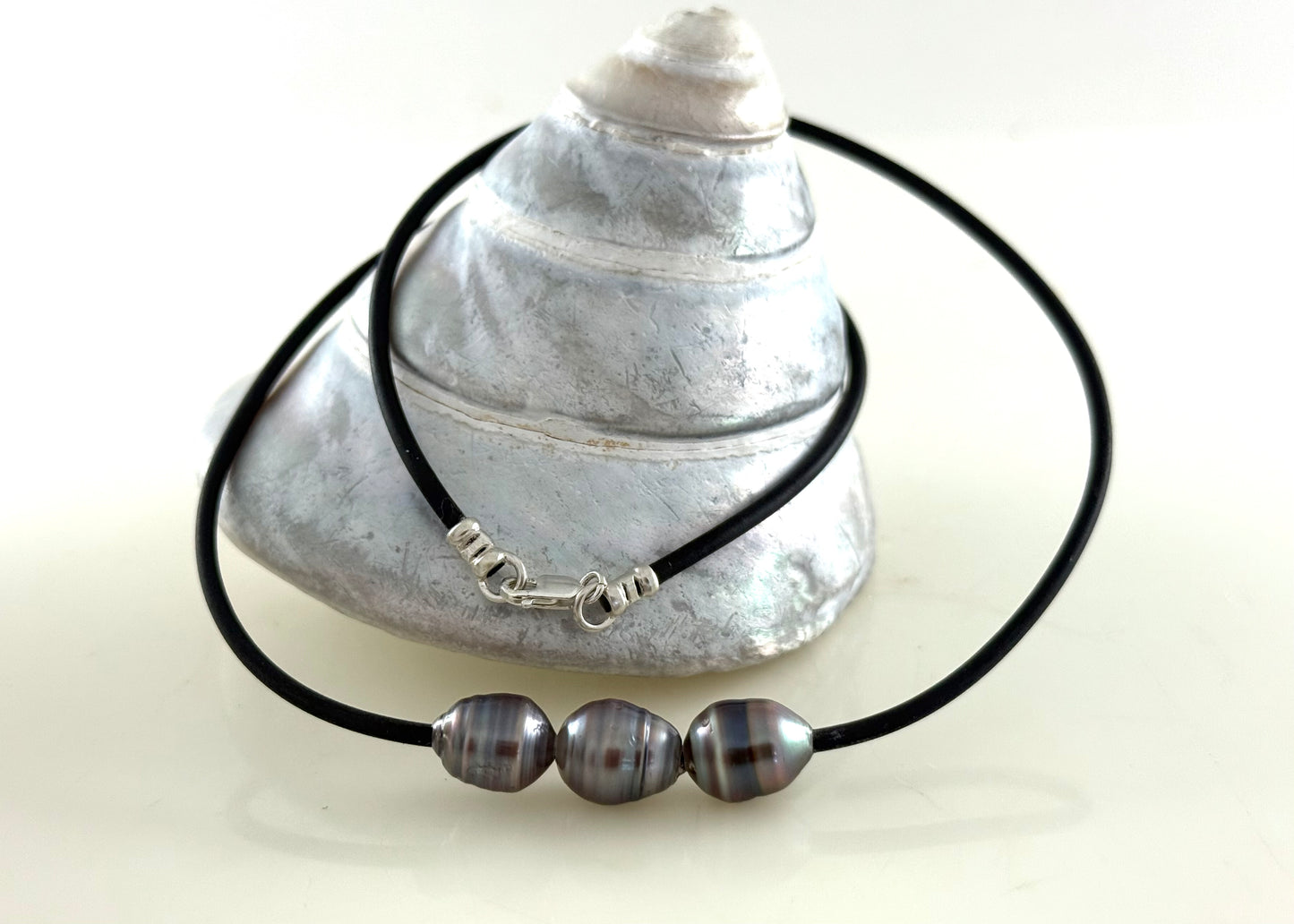 Fiji Grey, Lavender, Peacock Three Circle 9.1 - 9.9mm Pearl Necklace