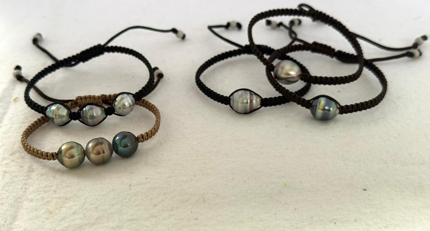 Fiji Taupe, Vivid Green, Aqua Circle 10mm Three Pearl Bracelet