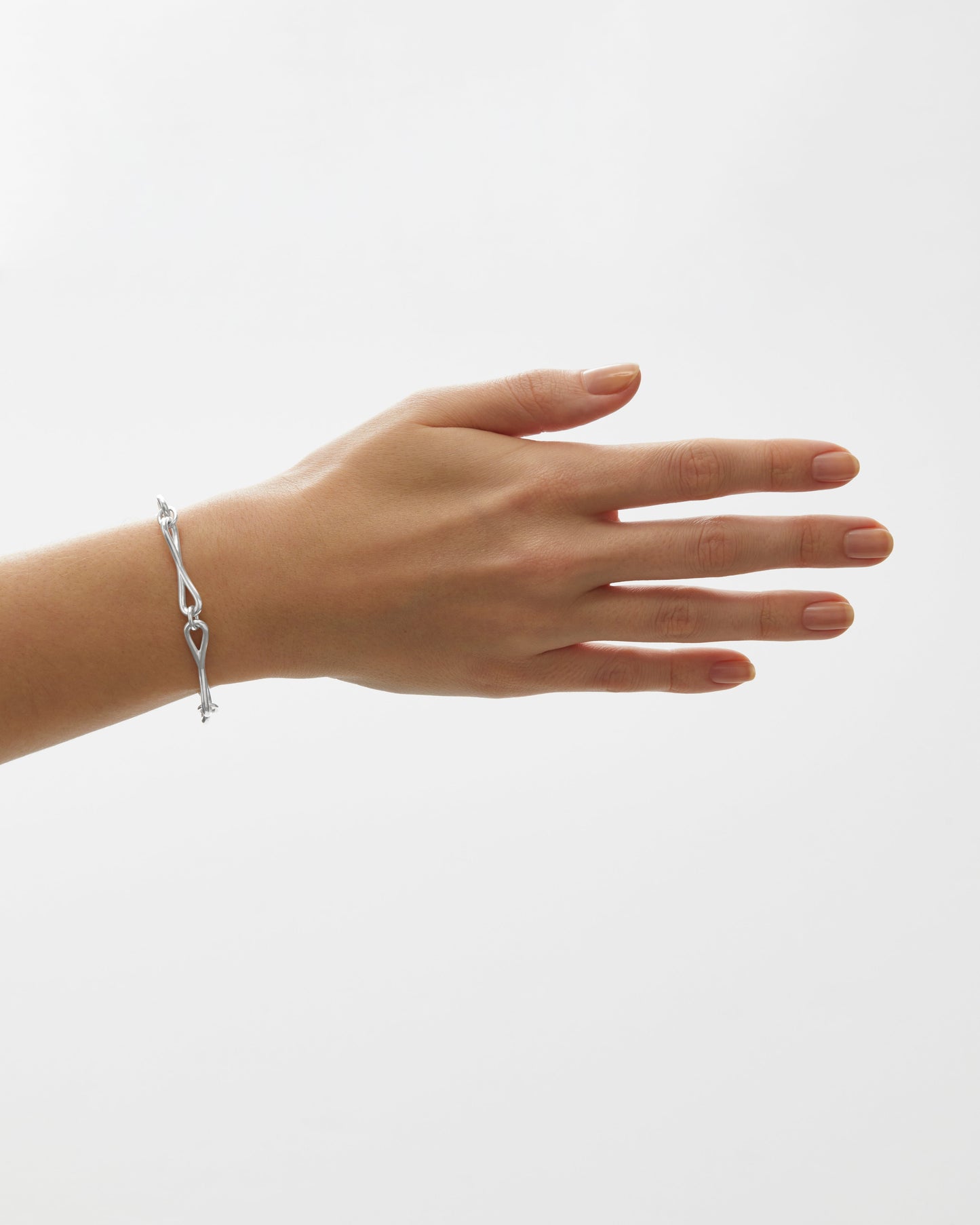 WaterDrop Medium Link Bracelet in Sterling Silver with Mother-of-Pearl Tag