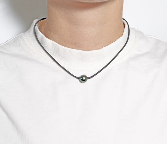 Kamoka for Men: Mana Necklace with Mother-of-Pearl Button Closure