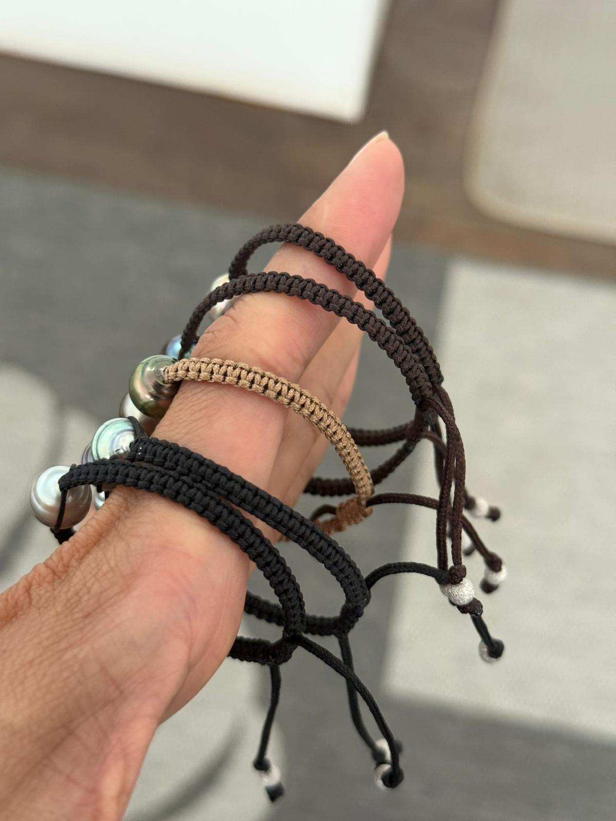 Fiji Taupe, Vivid Green, Aqua Circle 10mm Three Pearl Bracelet