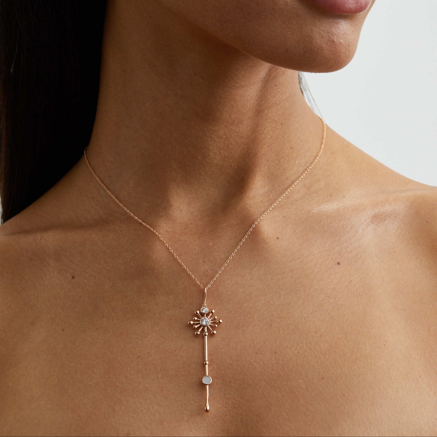 Light Wand Pendant in 18k White Gold