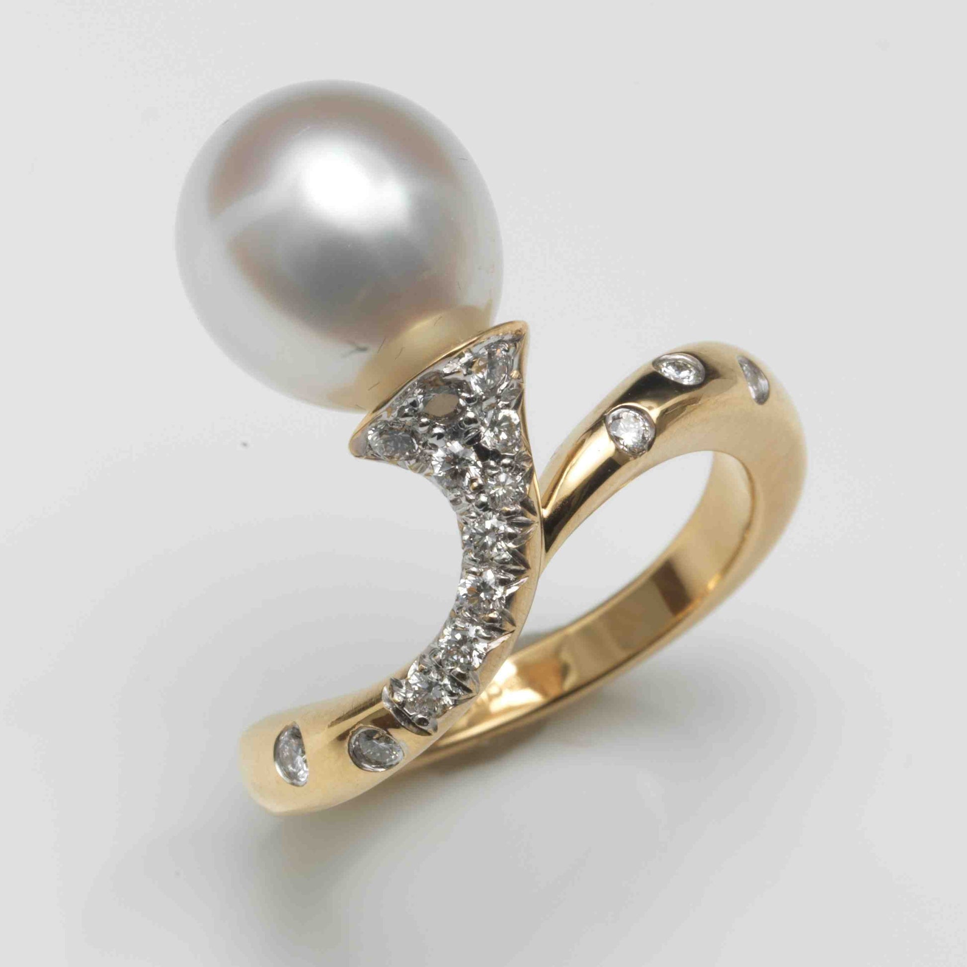 Angela Cummings South Sea Pearl and Diamond Ring in 18k Yellow Gold