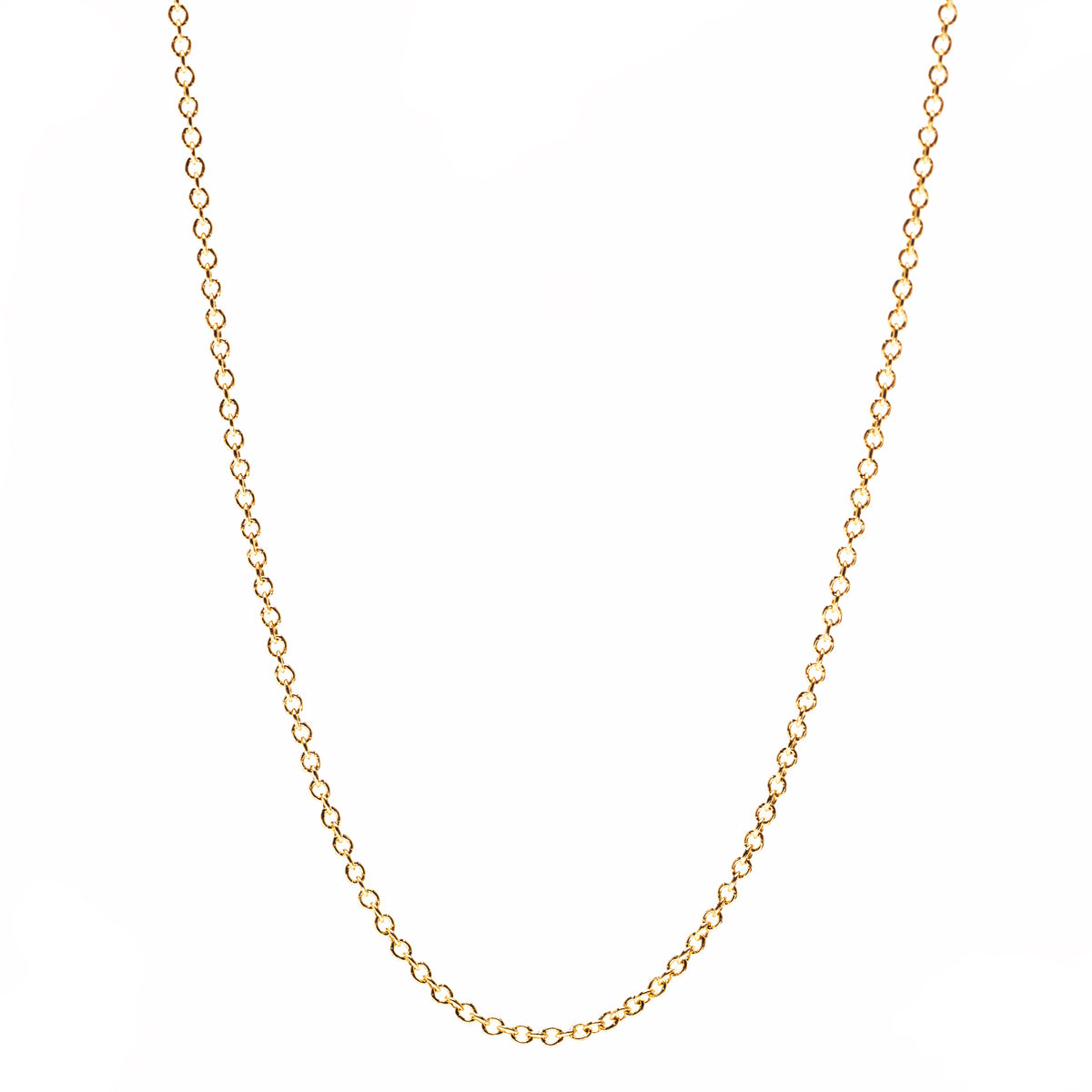 Close detail of the links on Roseate's adjustable cable chain necklace in 18k rose gold