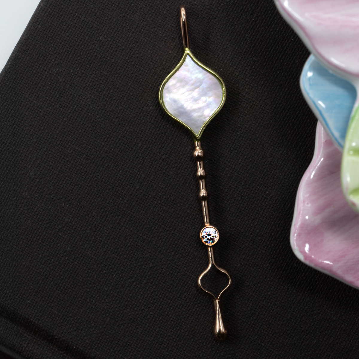Roseate Unity Wand pendant in 18k yellow gold with mother-of-pearl still-life